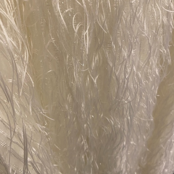 BRAND NEW BCBGMAXAZRIA Feathered Evening Dress | White | Size 2 (NEVER WORN) - Picture 6 of 8